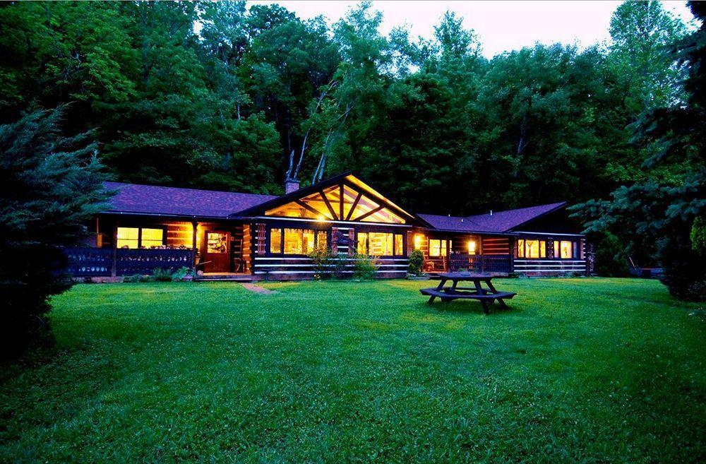 Creekwalk Inn And Cabins Cosby Exterior photo