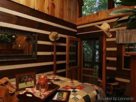 Creekwalk Inn And Cabins Cosby Room photo